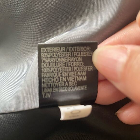 Tahari SZ 4P black pinstriped blazer / suit jacket - Picture 8 of 8